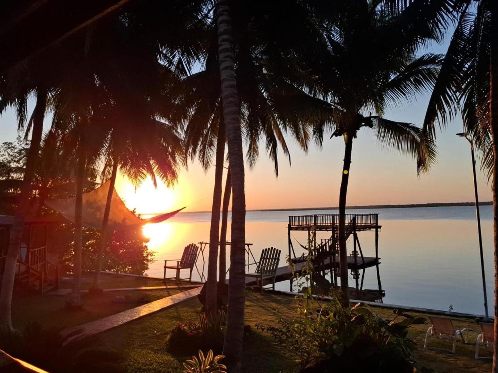 Coras Place Bacalar Lagoon Front Buitenkant foto